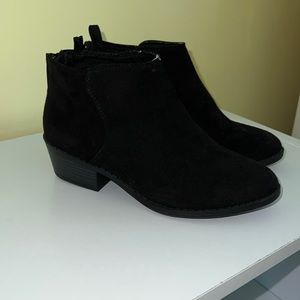 Girls ankle bootie